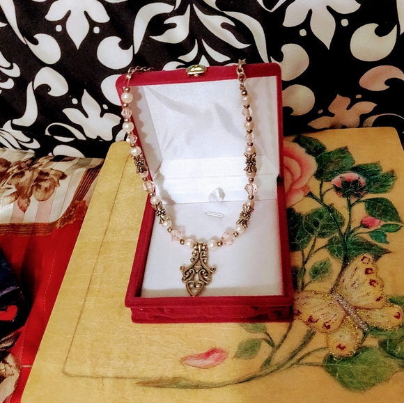 🌹 Lovely Pink and Silver Necklace 🌹 - Picture 5 of 5